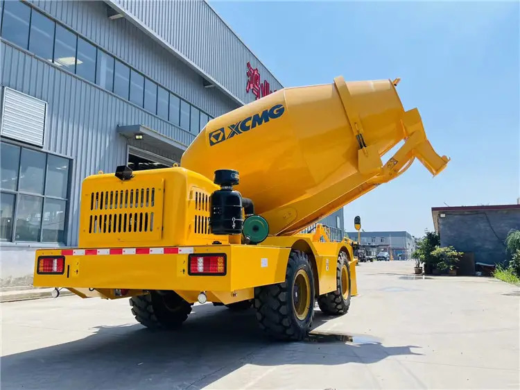 XCMG Official Portable Cement Concrete Mixer Self Loading Mobile Concrete Mixer Price List - Camion malaxeur: photos 5 XCMG Official Portable Cement Concrete Mixer Self Loading Mobile Concrete Mixer Price List - Camion malaxeur: photos 5