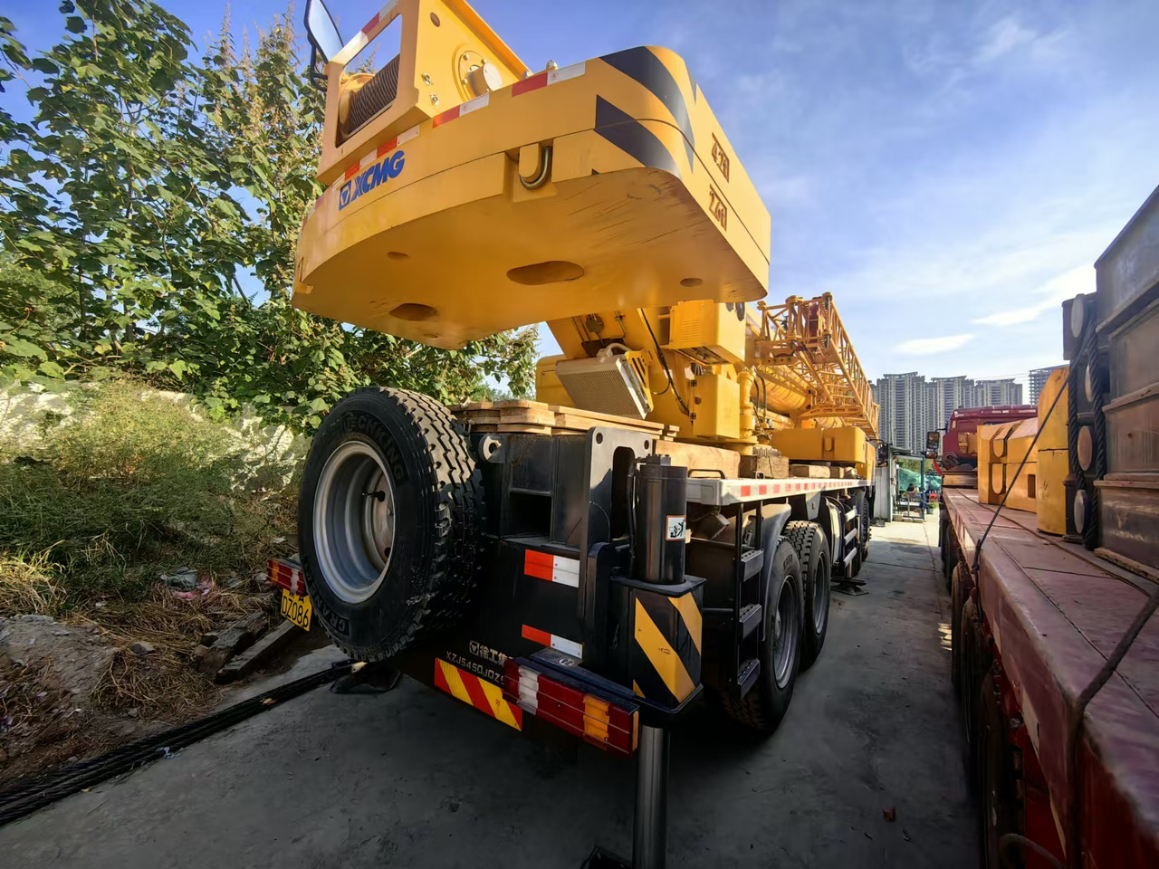 XCMG Official QY55K5C_2 Used Truck Mounted Crane 55ton Mobile Hydraulic Crane Price For Sale - Grue mobile: photos 4 XCMG Official QY55K5C_2 Used Truck Mounted Crane 55ton Mobile Hydraulic Crane Price For Sale - Grue mobile: photos 4
