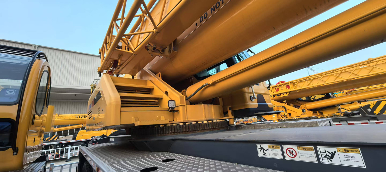XCMG Official Second Hand Hydraulic Truck Crane QY75K 75ton Mobile Crane For Sale - Grue mobile: photos 4 XCMG Official Second Hand Hydraulic Truck Crane QY75K 75ton Mobile Crane For Sale - Grue mobile: photos 4