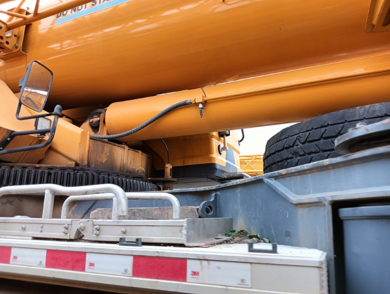 Grue mobile XCMG Official Second Hand Hydraulic Truck Crane XCT80L6 6-Section Arm Mobile Truck Crane For Sale: photos 6 Grue mobile XCMG Official Second Hand Hydraulic Truck Crane XCT80L6 6-Section Arm Mobile Truck Crane For Sale: photos 6