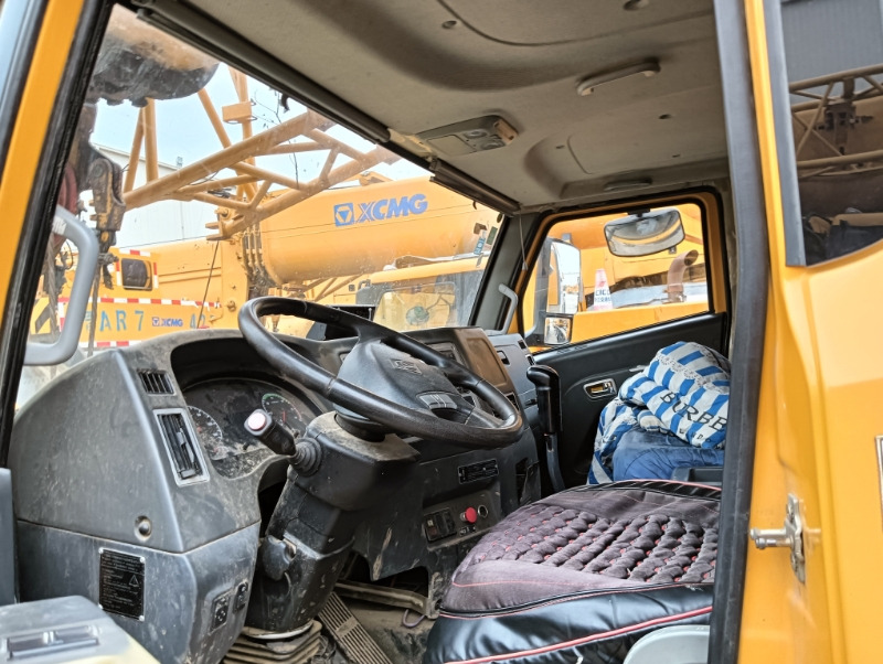 Grue mobile XCMG Official Second Hand Hydraulic Truck Crane XCT80L6 6-Section Arm Mobile Truck Crane For Sale: photos 7 Grue mobile XCMG Official Second Hand Hydraulic Truck Crane XCT80L6 6-Section Arm Mobile Truck Crane For Sale: photos 7