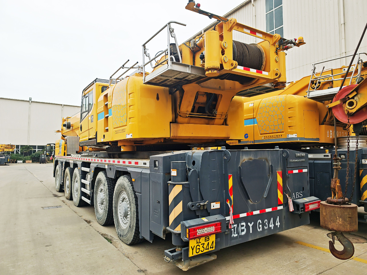 XCMG Official Second Hand Pickup Truck Crane XCA200L8 200 Ton 8-Section Arm Mobile Crane Machine - Grue tout-terrain: photos 3 XCMG Official Second Hand Pickup Truck Crane XCA200L8 200 Ton 8-Section Arm Mobile Crane Machine - Grue tout-terrain: photos 3