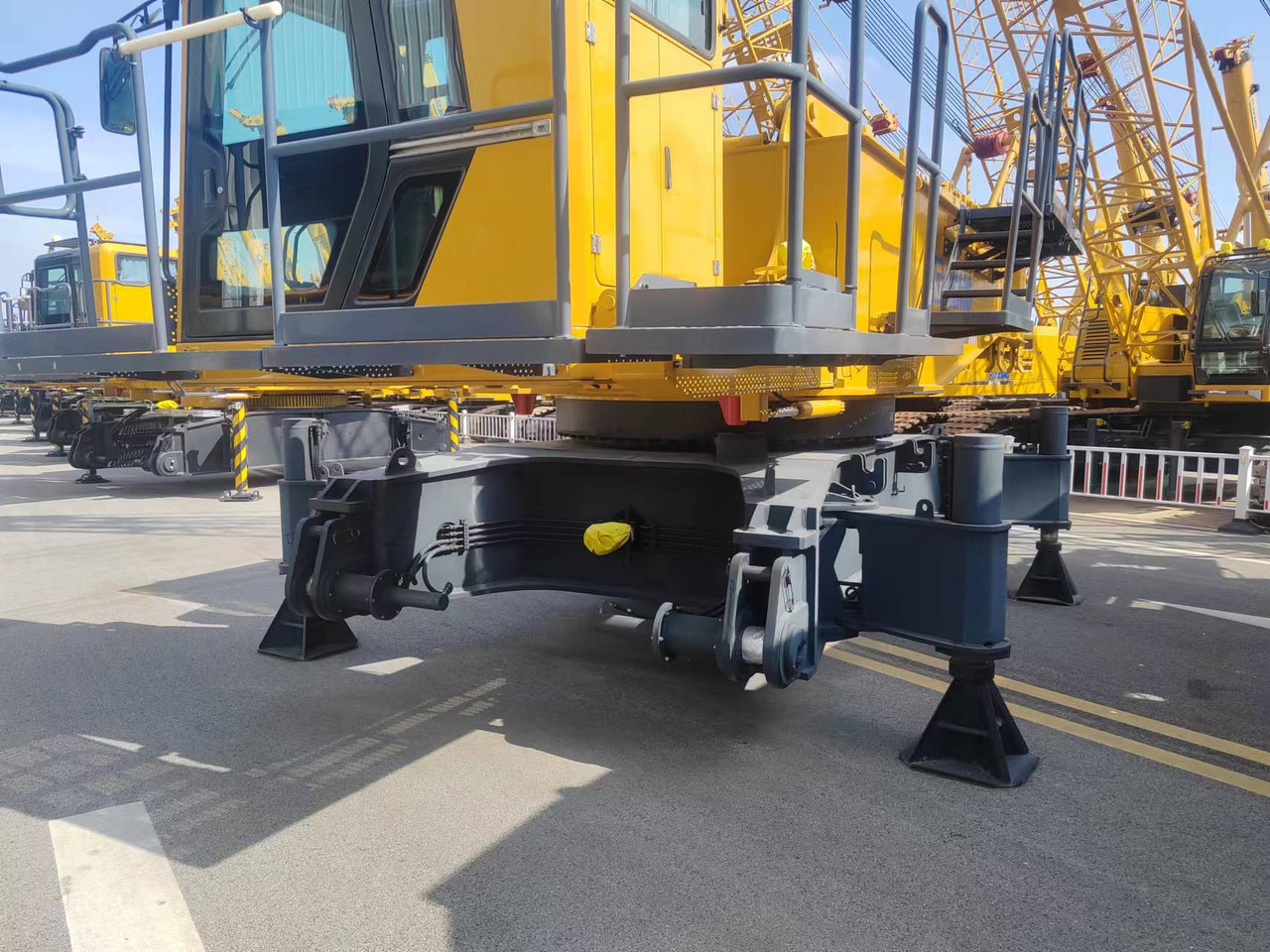 XCMG Official Used Mobile Crawler Crane XGC130-I 130 Ton Hydraulic Diesel Crane Hot Sale - Grue sur chenilles: photos 3 XCMG Official Used Mobile Crawler Crane XGC130-I 130 Ton Hydraulic Diesel Crane Hot Sale - Grue sur chenilles: photos 3