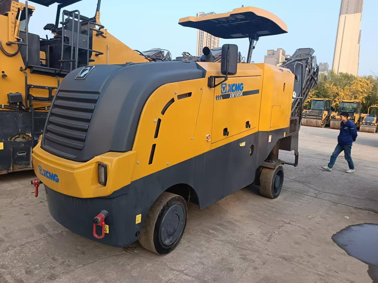 XCMG Official Used Road Asphalt Milling Machine XM1005K Asphalt Cold Planer Machine Price For Sale - Fraiseuse à froid: photos 2 XCMG Official Used Road Asphalt Milling Machine XM1005K Asphalt Cold Planer Machine Price For Sale - Fraiseuse à froid: photos 2