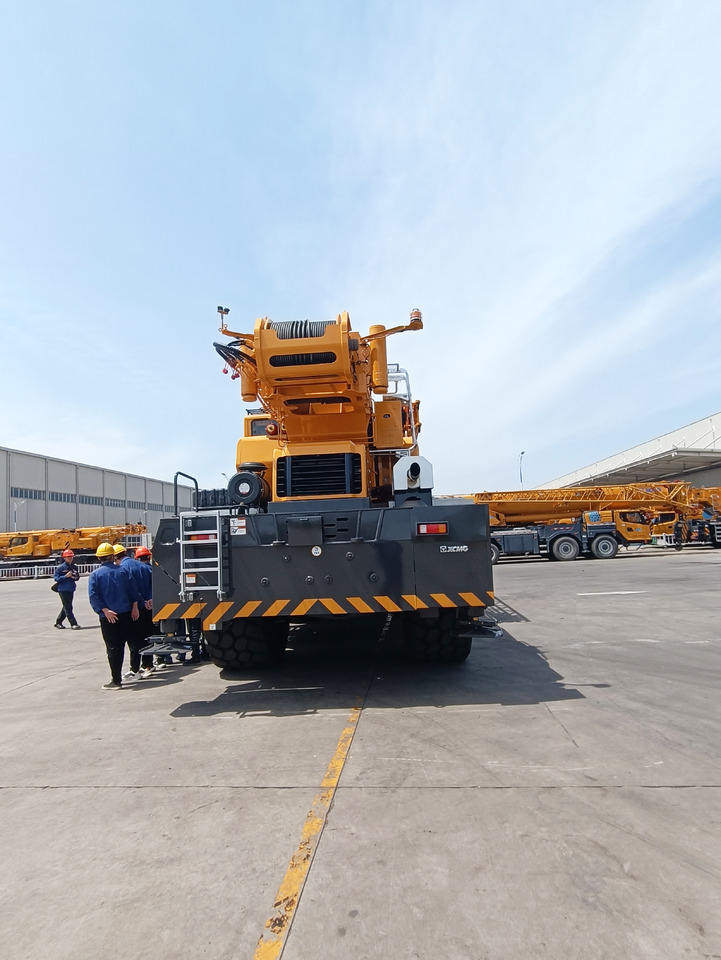 XCMG Official XCR150 Used Rough Terrain Mobile Crane 150 Ton Truck Crane Price - Grue automotrice lente: photos 4 XCMG Official XCR150 Used Rough Terrain Mobile Crane 150 Ton Truck Crane Price - Grue automotrice lente: photos 4