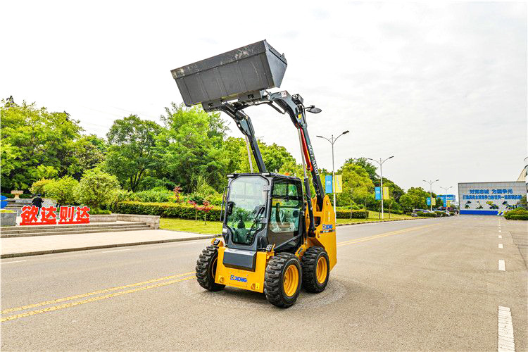 XCMG XC7-SR07 compact steer skid wheel loader for sale - Mini chargeuse: photos 5 XCMG XC7-SR07 compact steer skid wheel loader for sale - Mini chargeuse: photos 5