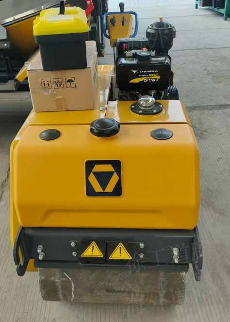 XCMG XMR050 small double mini vibration drum vibratory road roller price - Mini compacteur: photos 3 XCMG XMR050 small double mini vibration drum vibratory road roller price - Mini compacteur: photos 3
