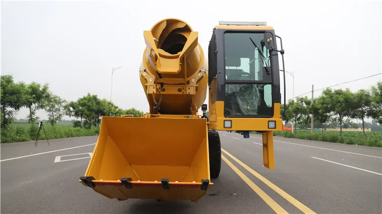 XCMG official SLM3500S 3.5m3 small mobile self loading concrete mixer price list - Camion malaxeur: photos 5 XCMG official SLM3500S 3.5m3 small mobile self loading concrete mixer price list - Camion malaxeur: photos 5
