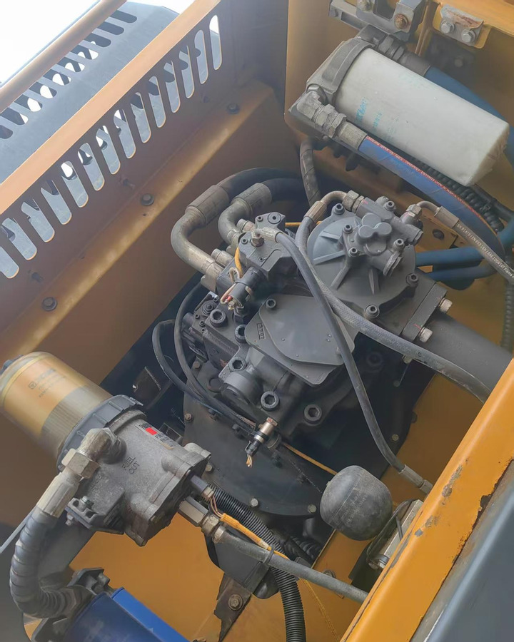 Pelle sur chenille XCMG used hydraulic excavator XE490DK 49ton for sale: photos 6