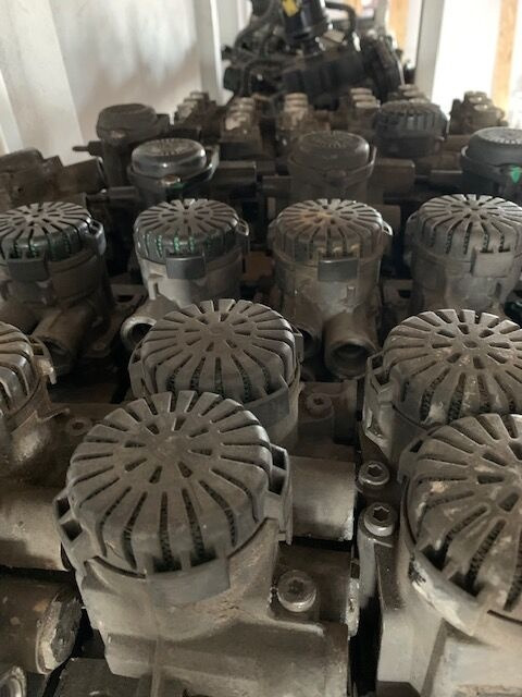 Valve de frein pour Camion 1867005   DAF XF 106 truck: photos 6 Valve de frein pour Camion 1867005   DAF XF 106 truck: photos 6