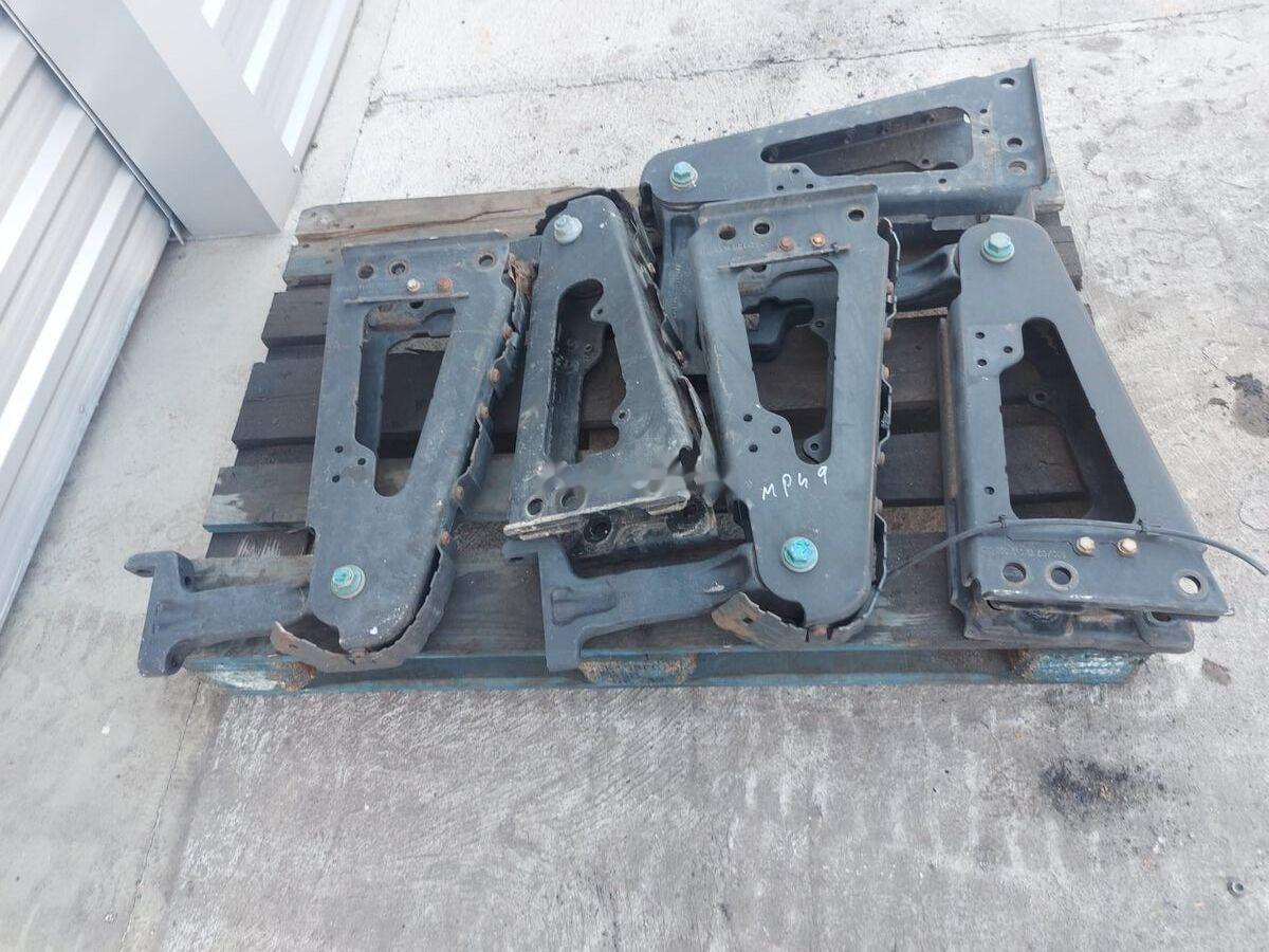 Cabin suspension A Mercedes-Benz ACTROS MP4 truck - Suspension de cabine pour Camion: photos 2 Cabin suspension A Mercedes-Benz ACTROS MP4 truck - Suspension de cabine pour Camion: photos 2