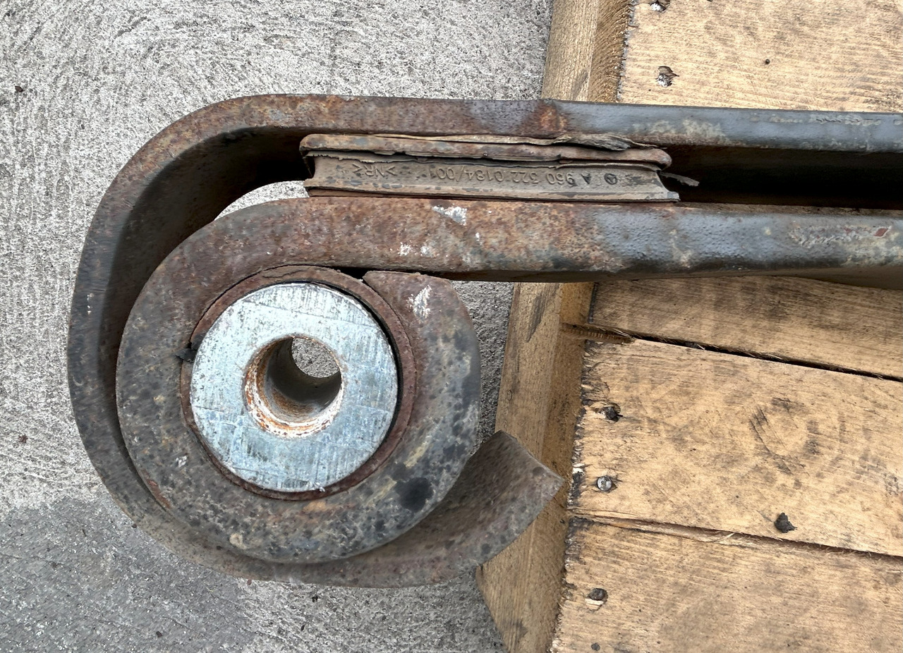 DAF 2-LEAF SPRING DAF XF 106 LIFT - Suspension du ressort: photos 2 DAF 2-LEAF SPRING DAF XF 106 LIFT - Suspension du ressort: photos 2