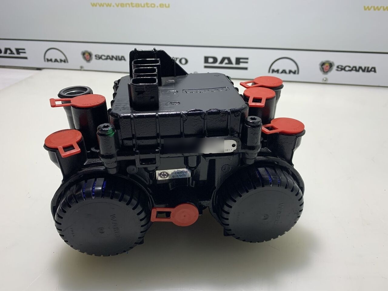 DAF XF 106 1818832 1867002   DAF XF 106 truck - Valve de frein pour Camion: photos 5 DAF XF 106 1818832 1867002   DAF XF 106 truck - Valve de frein pour Camion: photos 5