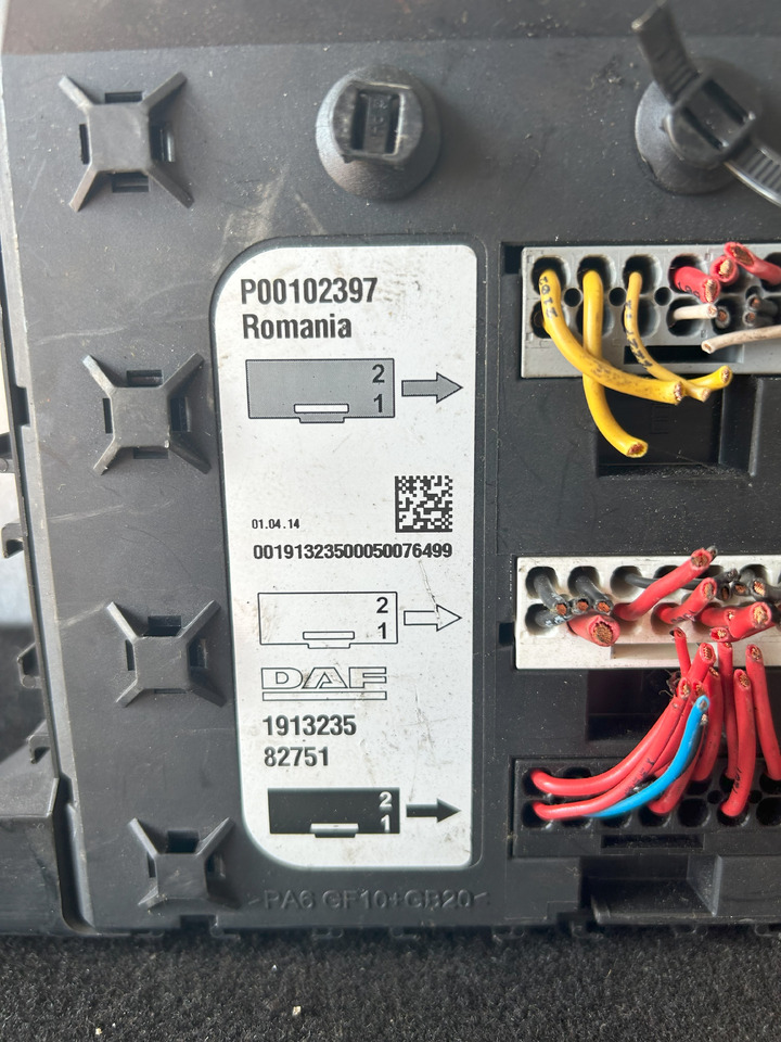 DAF XF 106 FUSE BOX - Fusible: photos 3 DAF XF 106 FUSE BOX - Fusible: photos 3