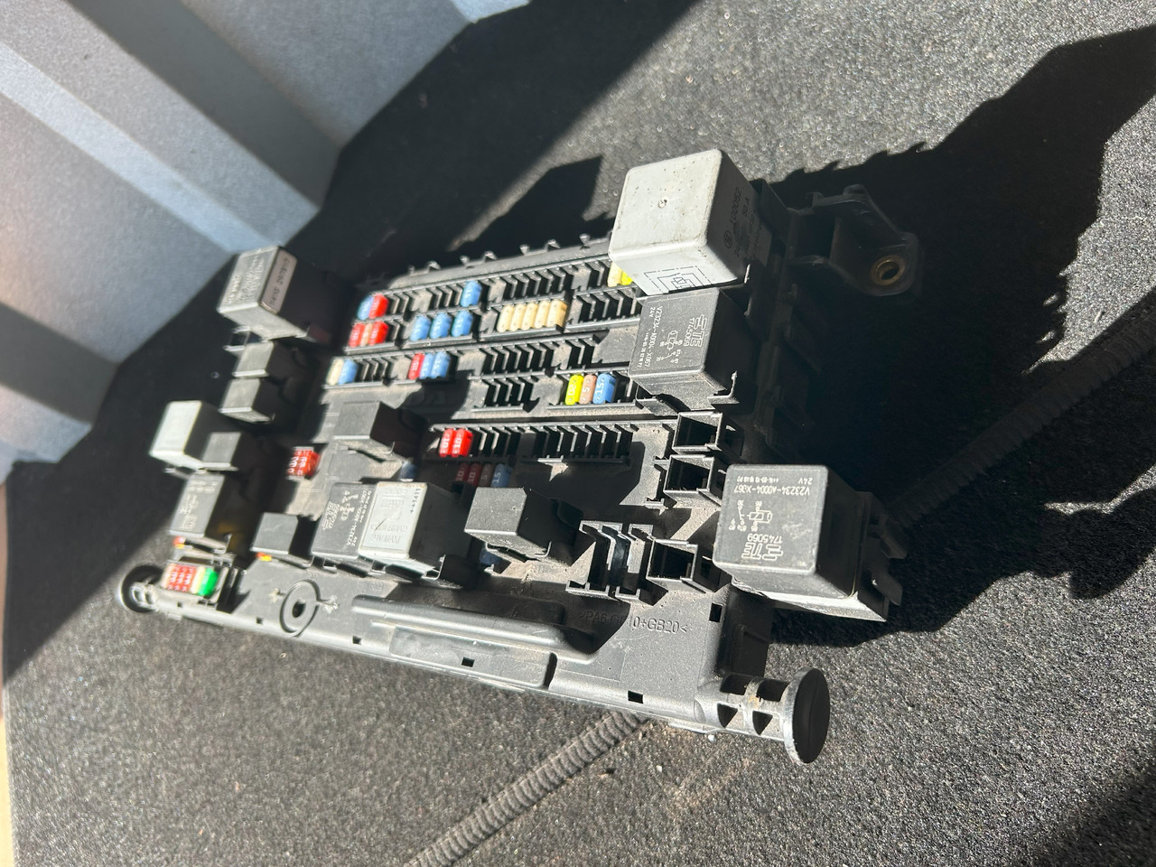 DAF XF 106 FUSE BOX - Fusible: photos 4 DAF XF 106 FUSE BOX - Fusible: photos 4