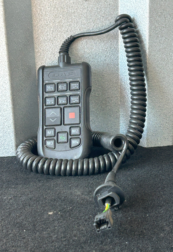 DAF XF 106 SUSPENSION AIRBAG REMOTE CONTROL - Suspension pour Camion: photos 1 DAF XF 106 SUSPENSION AIRBAG REMOTE CONTROL - Suspension pour Camion: photos 1