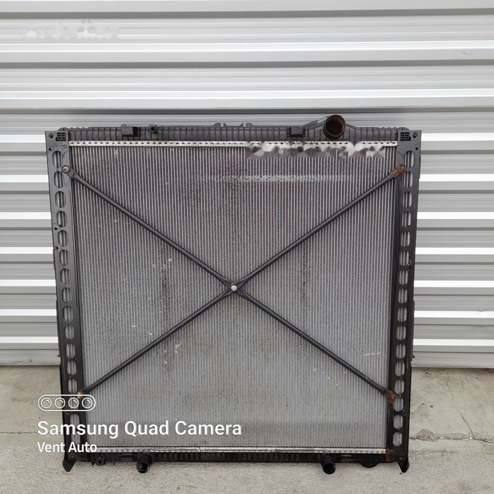 DAF xf 106 125896 truck - Radiateur pour Camion: photos 2 DAF xf 106 125896 truck - Radiateur pour Camion: photos 2