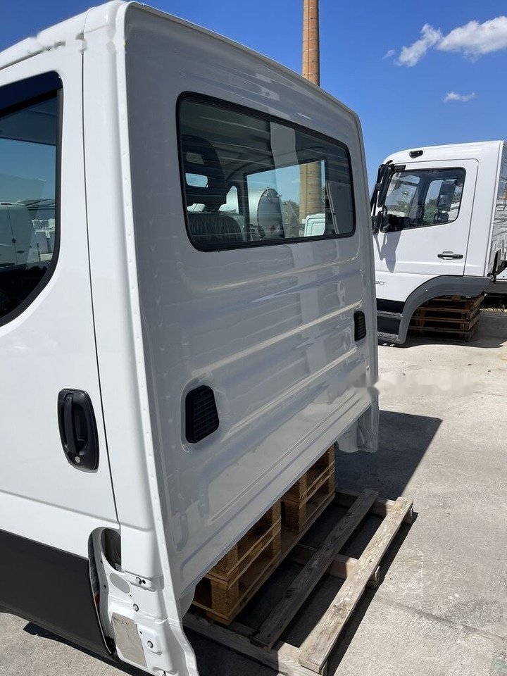 IVECO DAILY VII 72-210 IVECO DAILY 75-210 light - Cabine pour Véhicule utilitaire: photos 4 IVECO DAILY VII 72-210 IVECO DAILY 75-210 light - Cabine pour Véhicule utilitaire: photos 4