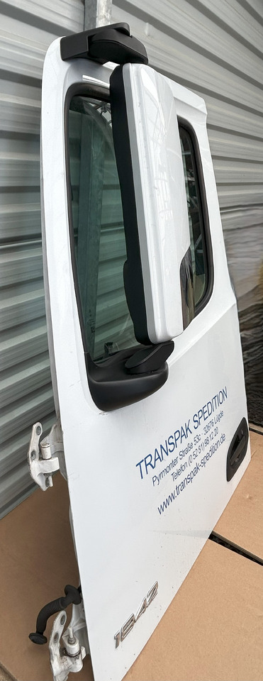 MERCEDES ACTROS MP4 DOOR LEFT WITH MIRROR - Portière et pièces: photos 2 MERCEDES ACTROS MP4 DOOR LEFT WITH MIRROR - Portière et pièces: photos 2