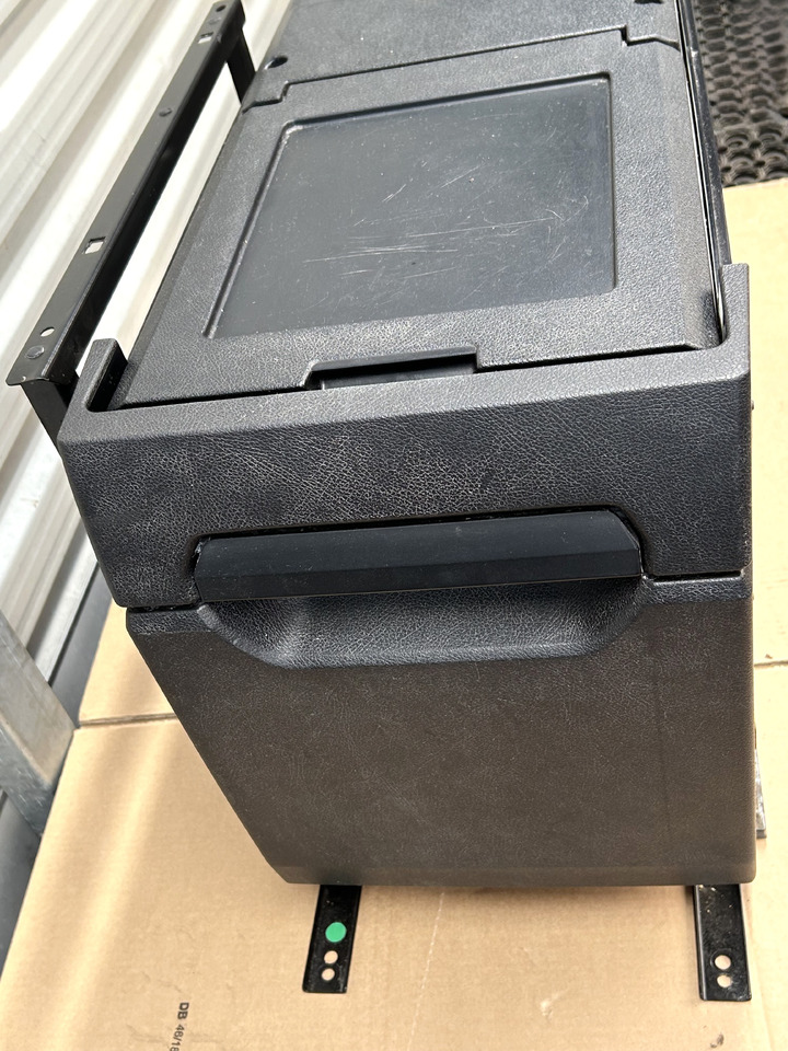 MERCEDES ACTROS MP4 REFRIGERATOR - Pièce universelle: photos 1 MERCEDES ACTROS MP4 REFRIGERATOR - Pièce universelle: photos 1