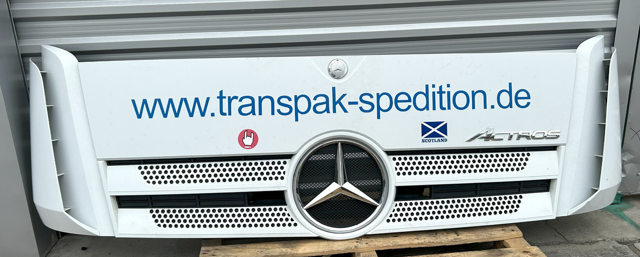 MERCEDES-BENZ ACTROS MP4 FRONT PANEL COMPLETE HOOD AND GRILL - Carrosserie et extérieur: photos 1 MERCEDES-BENZ ACTROS MP4 FRONT PANEL COMPLETE HOOD AND GRILL - Carrosserie et extérieur: photos 1