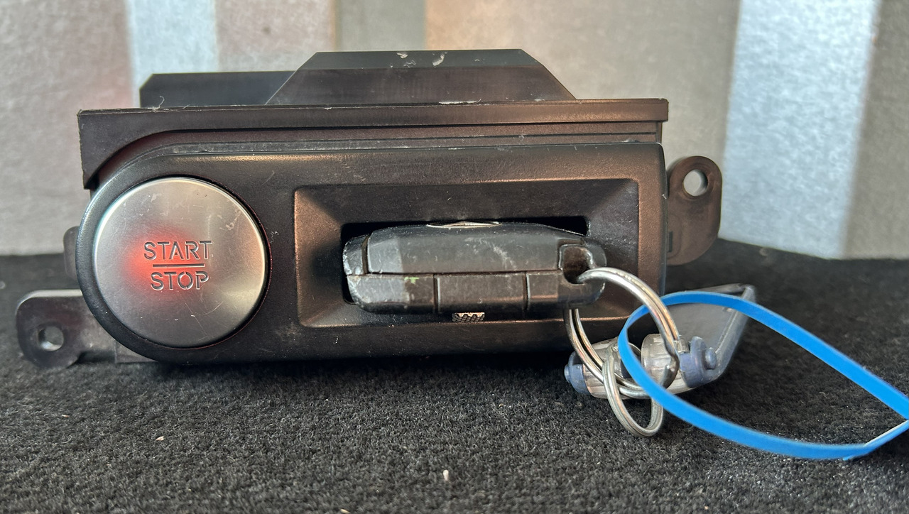 MERCEDES-BENZ ACTROS MP4 START/STOP IGNITION SWITCH - Panel de instrumentos pour Camion: photos 1 MERCEDES-BENZ ACTROS MP4 START/STOP IGNITION SWITCH - Panel de instrumentos pour Camion: photos 1