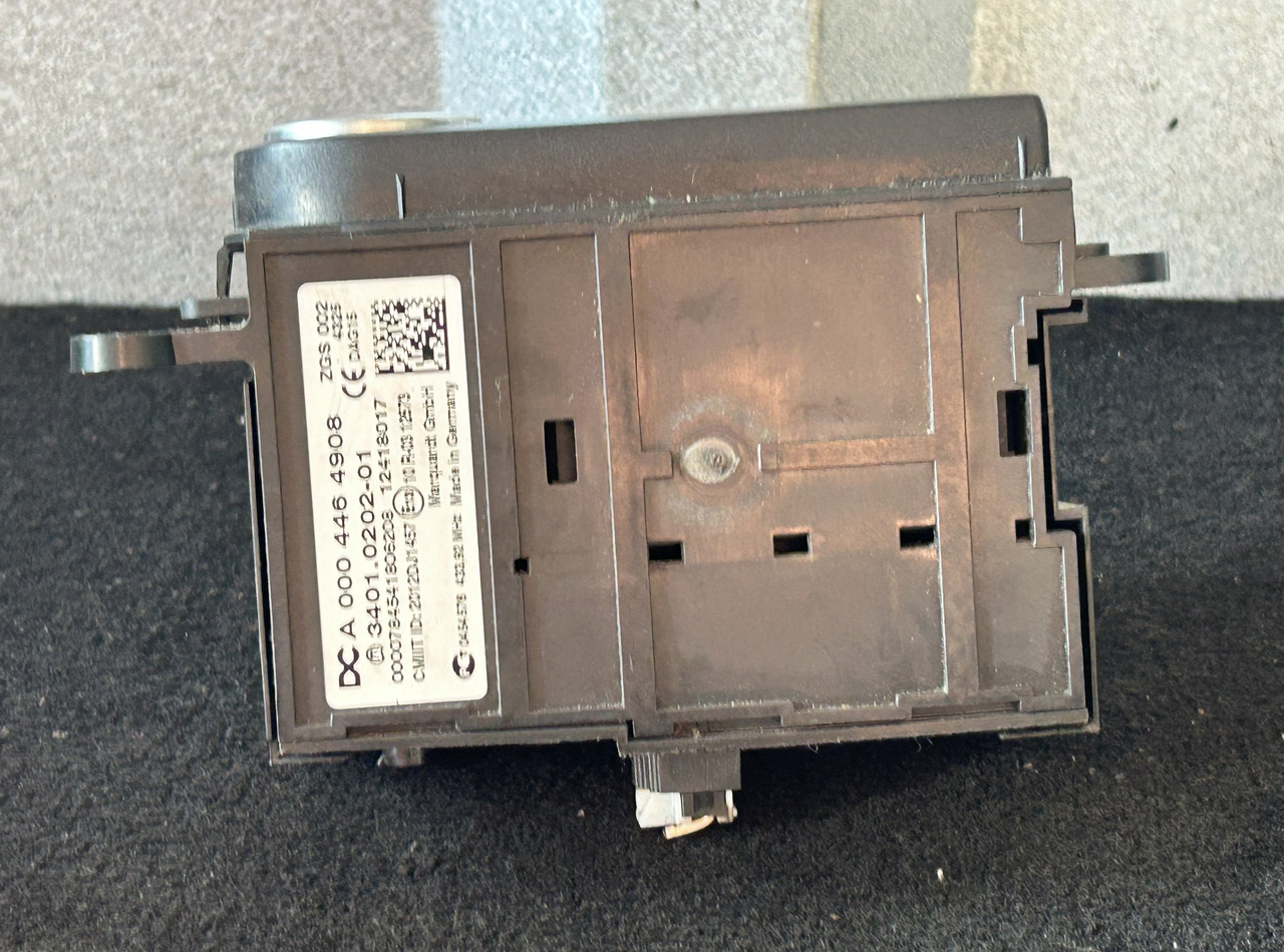 MERCEDES-BENZ ACTROS MP4 START/STOP IGNITION SWITCH - Panel de instrumentos pour Camion: photos 3 MERCEDES-BENZ ACTROS MP4 START/STOP IGNITION SWITCH - Panel de instrumentos pour Camion: photos 3