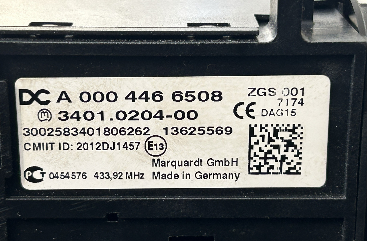 MERCEDES-BENZ ACTROS MP4 START/STOP IGNITION SWITCH - Panel de instrumentos pour Camion: photos 5 MERCEDES-BENZ ACTROS MP4 START/STOP IGNITION SWITCH - Panel de instrumentos pour Camion: photos 5