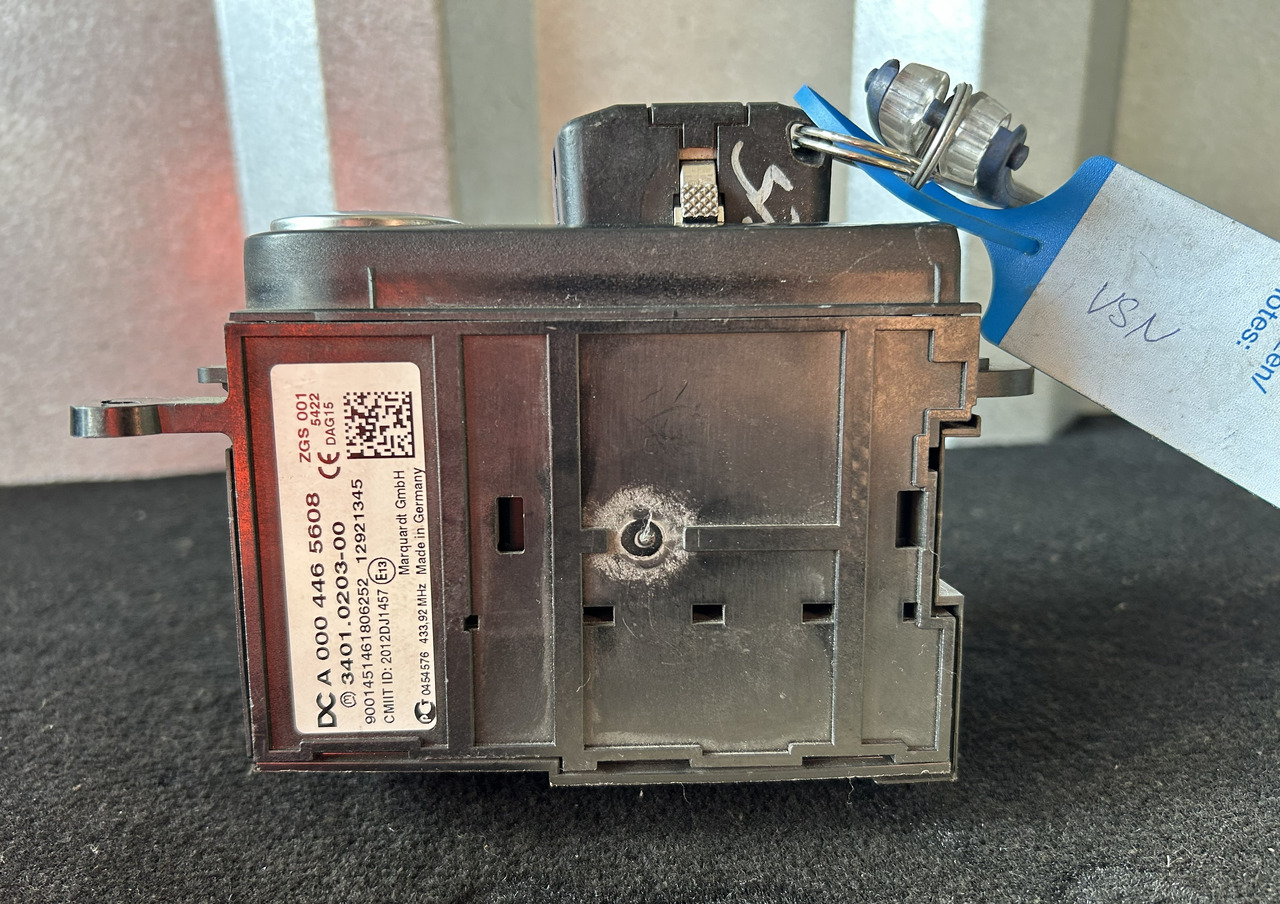 MERCEDES-BENZ ACTROS MP4 START/STOP IGNITION SWITCH - Panel de instrumentos pour Camion: photos 3 MERCEDES-BENZ ACTROS MP4 START/STOP IGNITION SWITCH - Panel de instrumentos pour Camion: photos 3