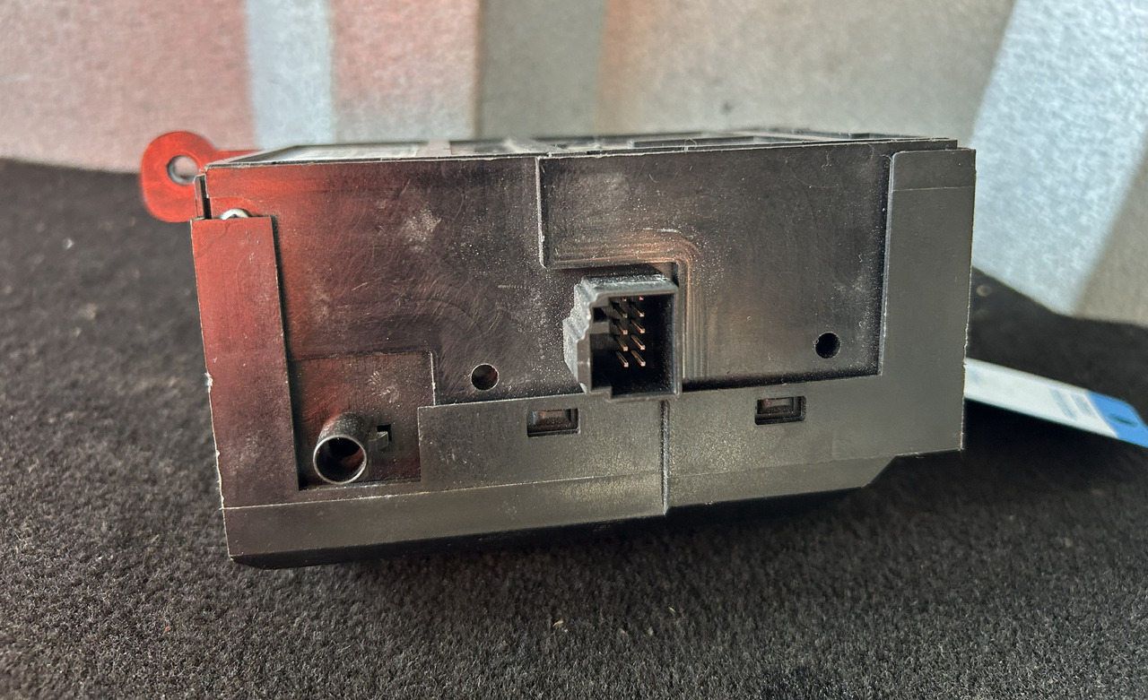 MERCEDES-BENZ ACTROS MP4 START/STOP IGNITION SWITCH - Panel de instrumentos pour Camion: photos 4 MERCEDES-BENZ ACTROS MP4 START/STOP IGNITION SWITCH - Panel de instrumentos pour Camion: photos 4