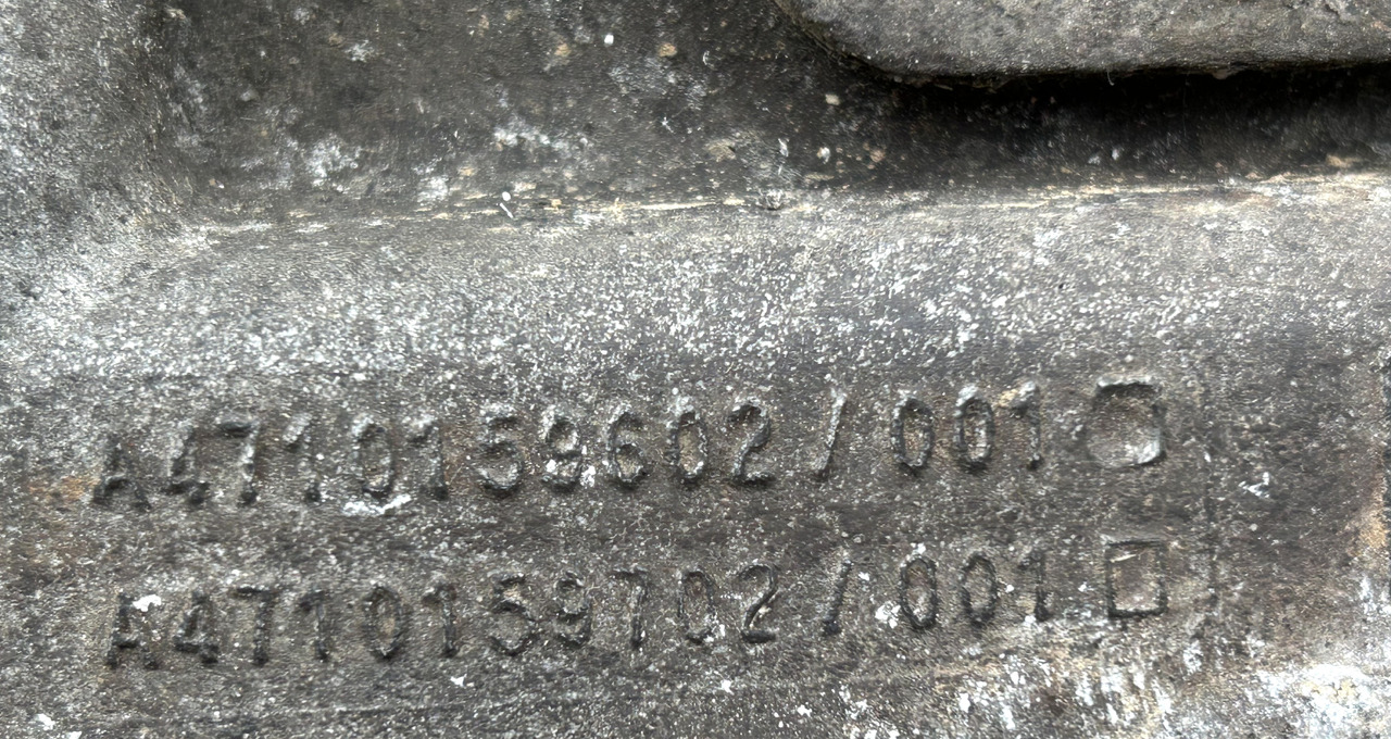 MERCEDES CLUTCH TIMING HOUSING ACTROS MP4 - Arbre à cames: photos 5 MERCEDES CLUTCH TIMING HOUSING ACTROS MP4 - Arbre à cames: photos 5