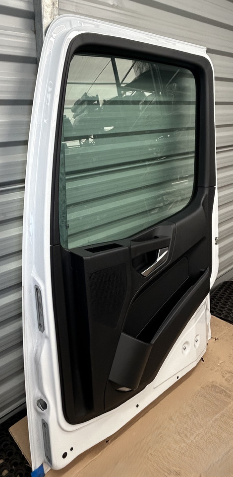 MERCEDES DOOR RIGHT narrow cab M-CLASSIC SPACE ACTROS AROCS MP4 MP5 BRAND NEW - Portière et pièces: photos 3 MERCEDES DOOR RIGHT narrow cab M-CLASSIC SPACE ACTROS AROCS MP4 MP5 BRAND NEW - Portière et pièces: photos 3