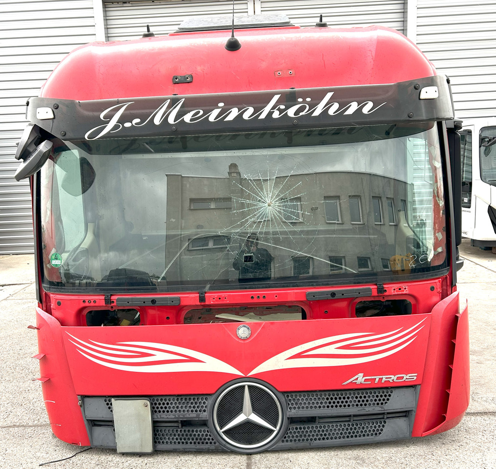 Mercedes Actros MP4 L StreamSpace 2,50 - Cabine: photos 5 Mercedes Actros MP4 L StreamSpace 2,50 - Cabine: photos 5