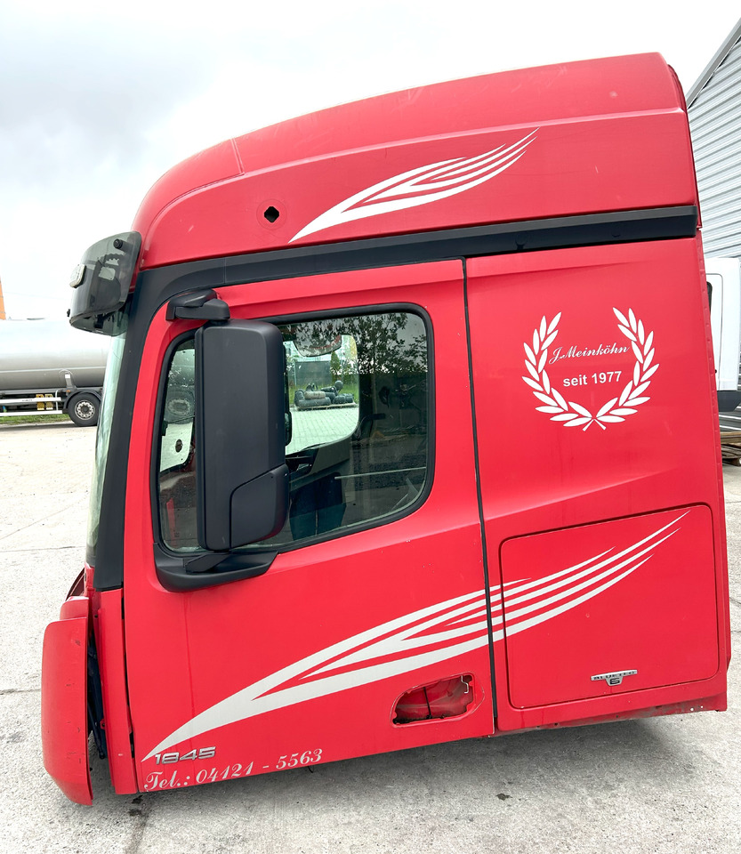 Mercedes Actros MP4 L StreamSpace 2,50 - Cabine: photos 4 Mercedes Actros MP4 L StreamSpace 2,50 - Cabine: photos 4