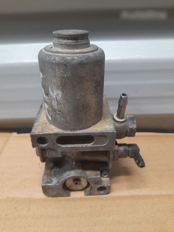 Mercedes-Benz ACTROS MP4 A0001532759 Mercedes-Benz - Valve pour Camion: photos 1 Mercedes-Benz ACTROS MP4 A0001532759 Mercedes-Benz - Valve pour Camion: photos 1