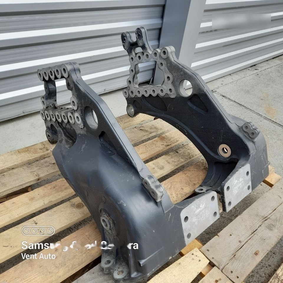 Mocowanie resora/ wspornik LEFT Mercedes-Benz ACTROS MP4 A9603223901 Mercedes-Benz A9603223901 - Suspension de cabine pour Camion: photos 5 Mocowanie resora/ wspornik LEFT Mercedes-Benz ACTROS MP4 A9603223901 Mercedes-Benz A9603223901 - Suspension de cabine pour Camion: photos 5