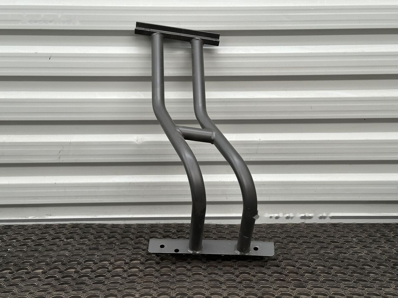 WSPORNIK STOPNIA / STEP SUPPORT IVECO EUROCARGO - Cabine et intérieur pour Camion: photos 1 WSPORNIK STOPNIA / STEP SUPPORT IVECO EUROCARGO - Cabine et intérieur pour Camion: photos 1