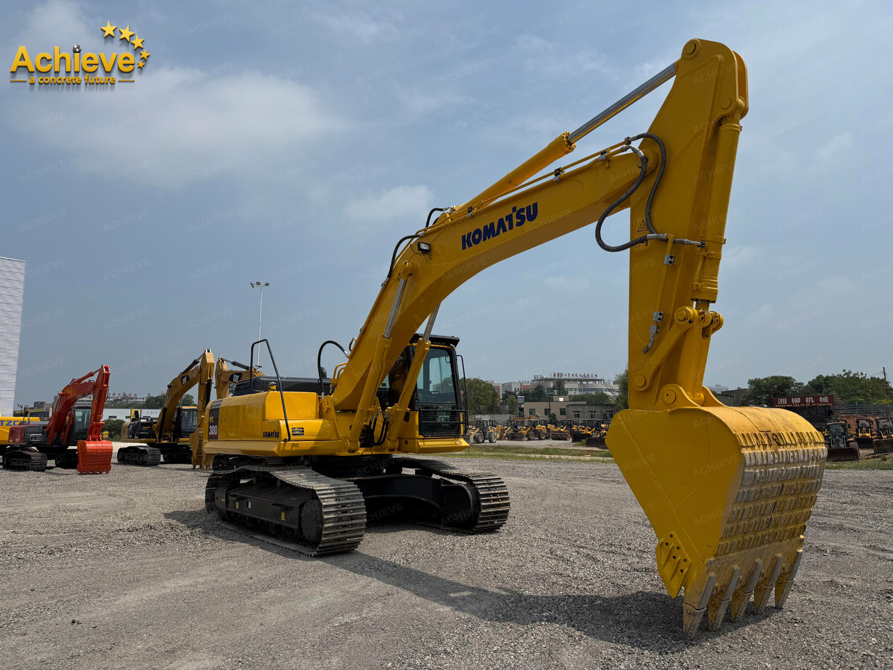 Komatsu hydraulic excavator PC300-8M0 187 /1950KW/rpm 1.4-2.0m³ 32000kg Remanufactured【ACHIEVE】 TOP CONDITION!!! - Pelle sur chenille: photos 1 Komatsu hydraulic excavator PC300-8M0 187 /1950KW/rpm 1.4-2.0m³ 32000kg Remanufactured【ACHIEVE】 TOP CONDITION!!! - Pelle sur chenille: photos 1