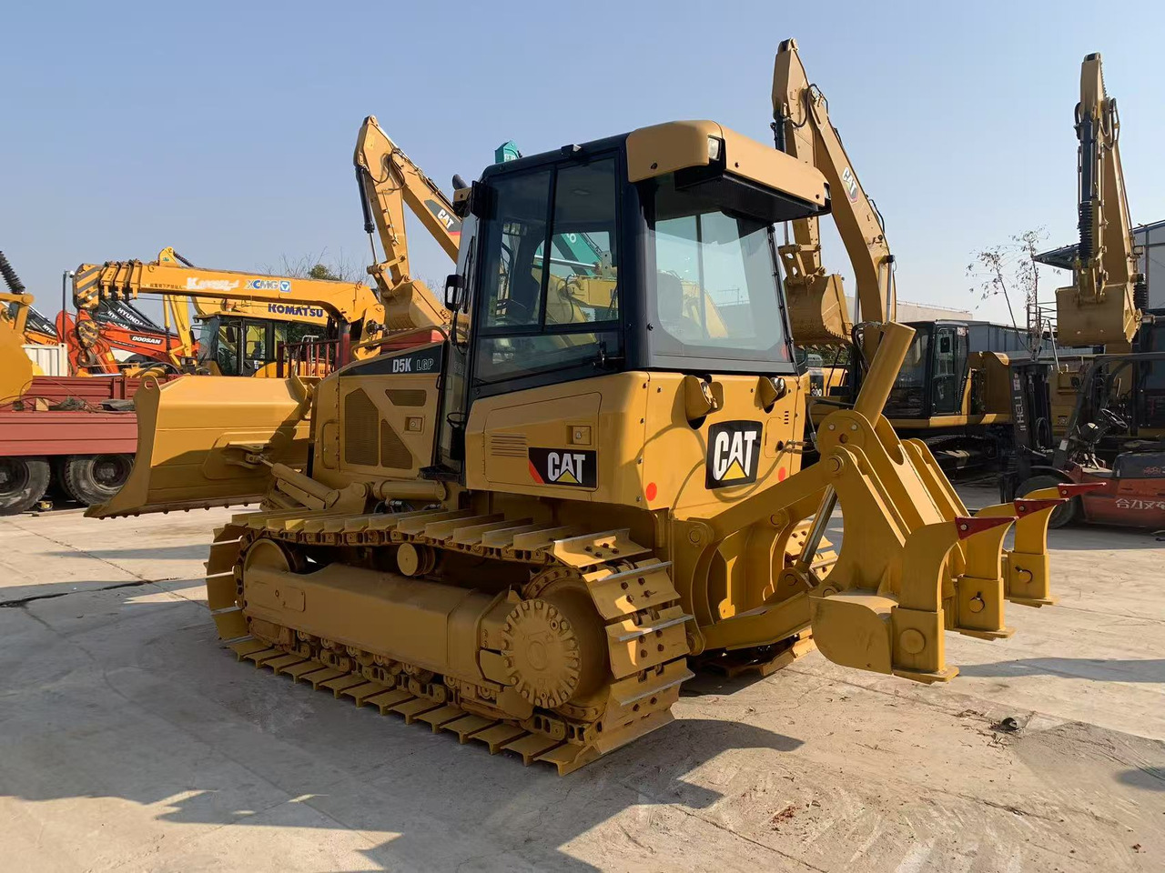 Caterpillar Bulldozer CAT D5G, D5K Good Price Japan Origin Tractor - Bulldozer: photos 3 Caterpillar Bulldozer CAT D5G, D5K Good Price Japan Origin Tractor - Bulldozer: photos 3