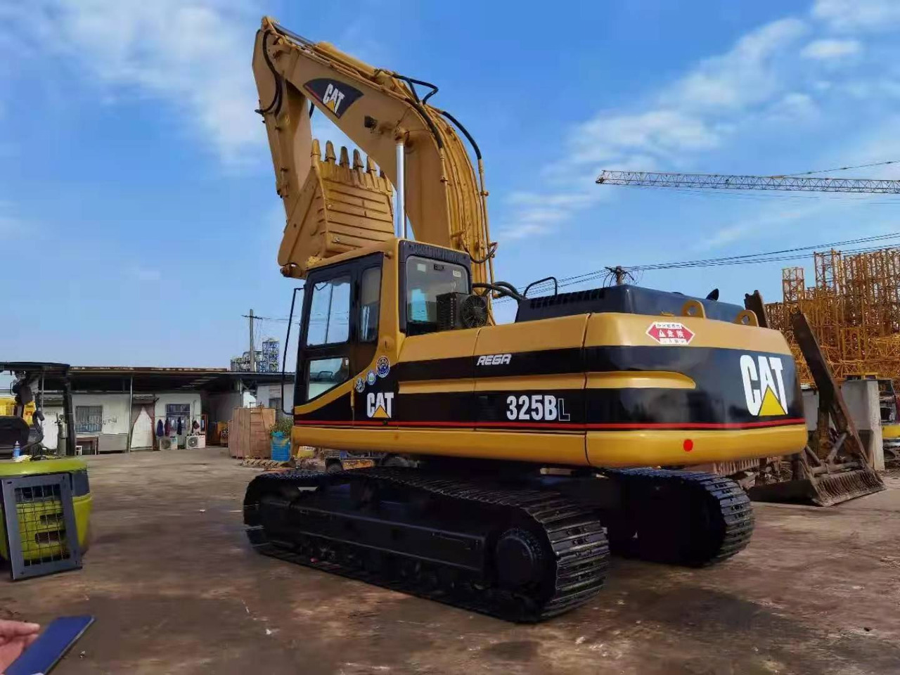 Caterpillar Excavator Secondhand Condition CAT 325BL, 330BL, 320BL - Pelle sur chenille: photos 2 Caterpillar Excavator Secondhand Condition CAT 325BL, 330BL, 320BL - Pelle sur chenille: photos 2