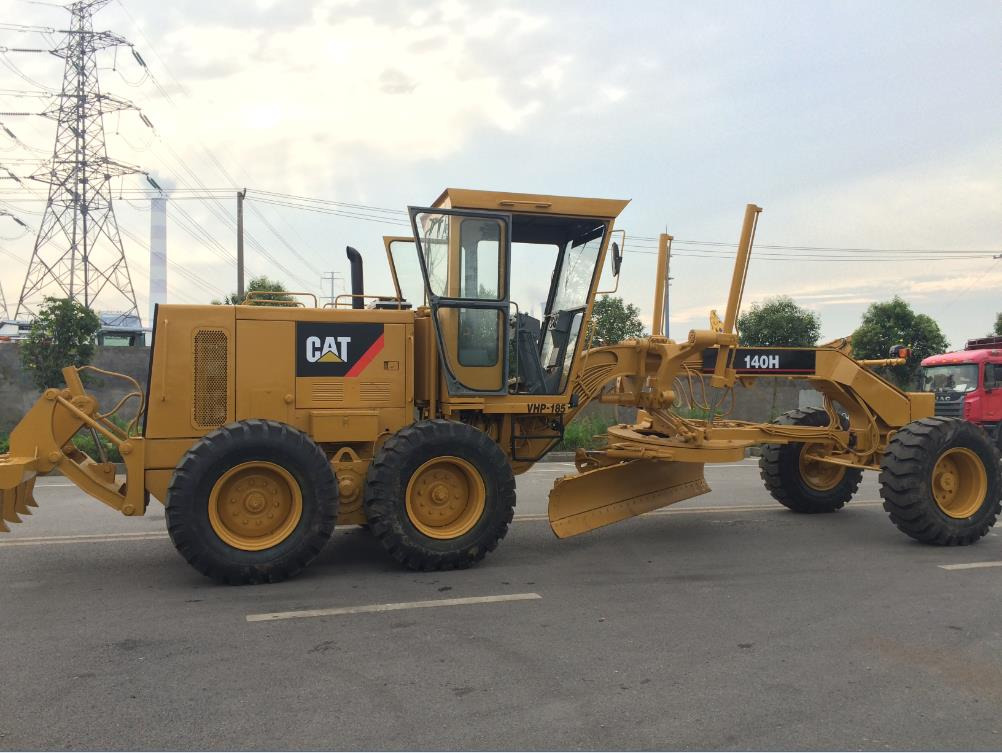 Caterpillar Motor Grader Used Condition CAT 140H - Niveleuse: photos 2 Caterpillar Motor Grader Used Condition CAT 140H - Niveleuse: photos 2
