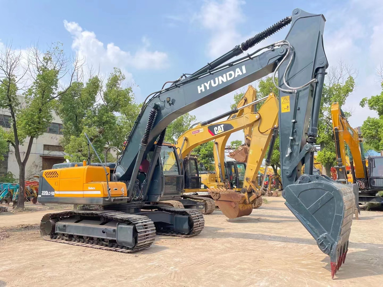 HYUNDAI 220LC-9S Good Condition Hydraulic Excavator for Colombia - Pelle sur chenille: photos 2 HYUNDAI 220LC-9S Good Condition Hydraulic Excavator for Colombia - Pelle sur chenille: photos 2