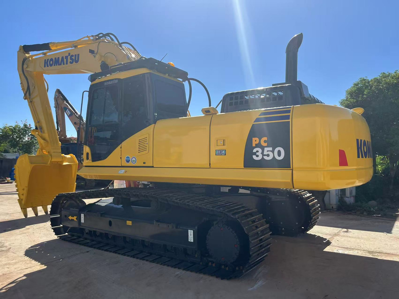 Komatsu PC350 Secondhand Big Excavator 35 ton Capacity - Pelle sur chenille: photos 1 Komatsu PC350 Secondhand Big Excavator 35 ton Capacity - Pelle sur chenille: photos 1