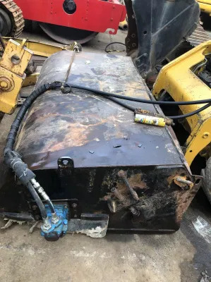 Used Caterpilar 226b 226c 246c Skid Steer Loader with Sweeper - Mini chargeuse: photos 3 Used Caterpilar 226b 226c 246c Skid Steer Loader with Sweeper - Mini chargeuse: photos 3