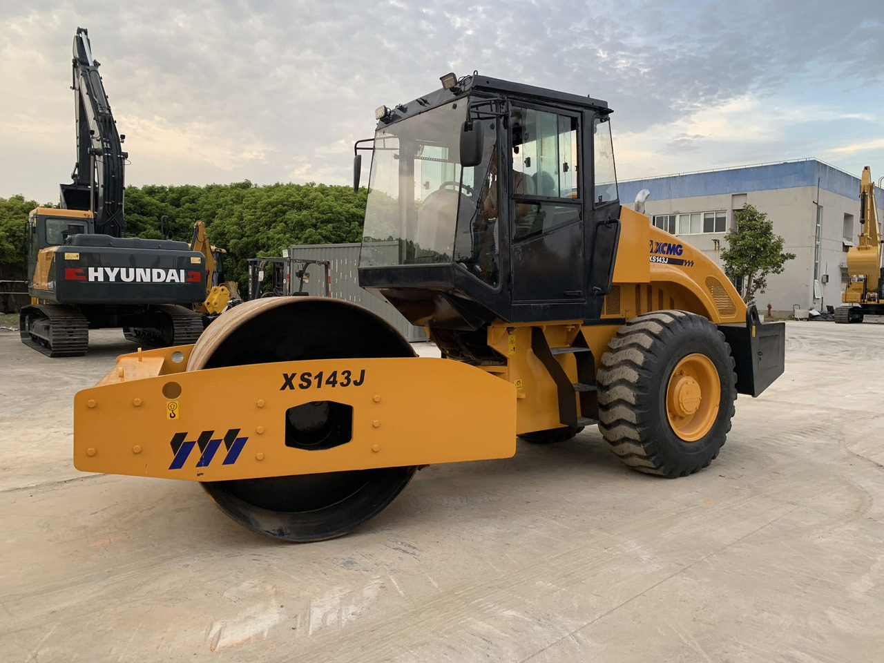 XCMG XS143J Vibratory Road roller Secondhand Condition - Rouleau compresseur: photos 2 XCMG XS143J Vibratory Road roller Secondhand Condition - Rouleau compresseur: photos 2