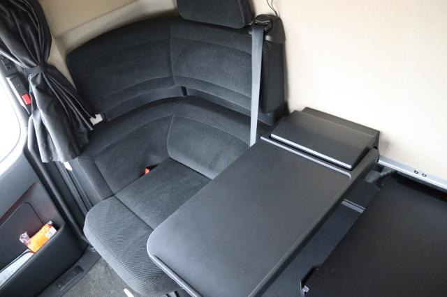 Tracteur routier Mercedes-Benz Actros 1851 LS: photos 10 Tracteur routier Mercedes-Benz Actros 1851 LS: photos 10