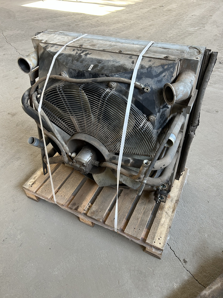 Volvo EW140C - Radiateur d'huile pour Pelle sur pneus: photos 4 Volvo EW140C - Radiateur d'huile pour Pelle sur pneus: photos 4