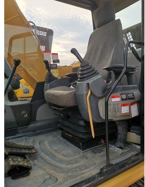 Pelle sur chenille 2020 Caterpillar 312D2: photos 14