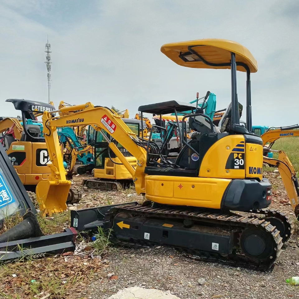 KOMATSU PC30 - Mini pelle: photos 1 KOMATSU PC30 - Mini pelle: photos 1
