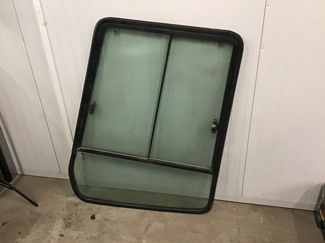 Fenêtre et pièces neuf Liebherr A900B Li / A900C Li: photos 1